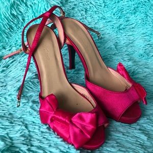 HELEN’S HEART Hot Pink satin bow high heels size 7